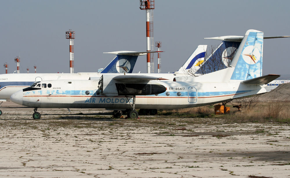 AN-24B Air Moldova ER-46417 Bild KIV-1053